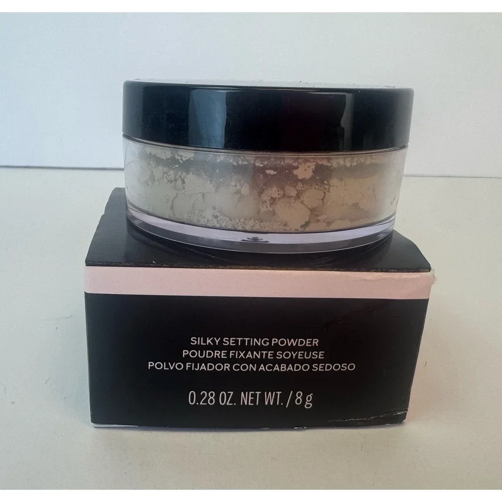 Mary Kay Silky Setting Powder Light To Medium Ivory New In Box 175891
